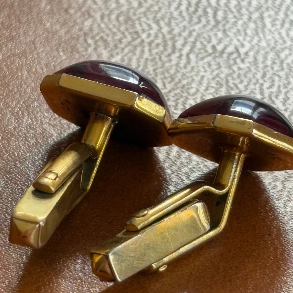 Ruby tones cabochon vintage cuff links from Swank. - Picture 3 of 4